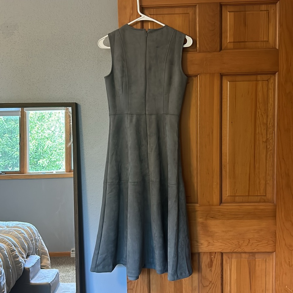 Ultrasuede Ann Taylor midi dress - dove grey. Sz 0. - Picture 4 of 4